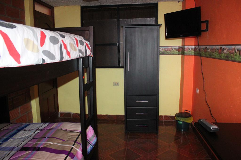 Hostel Sendero De Volcanes Латакунга Экстерьер фото